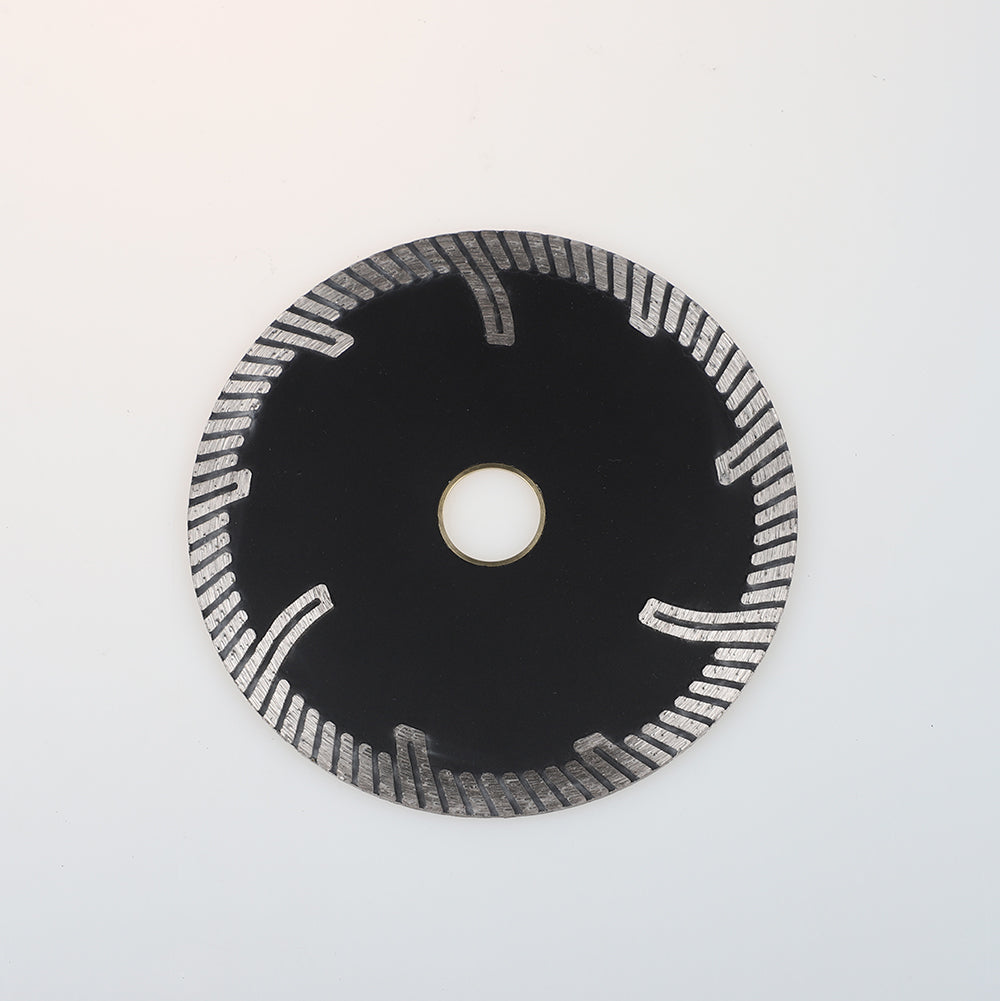 Sintered turbo saw blade with protection teeth