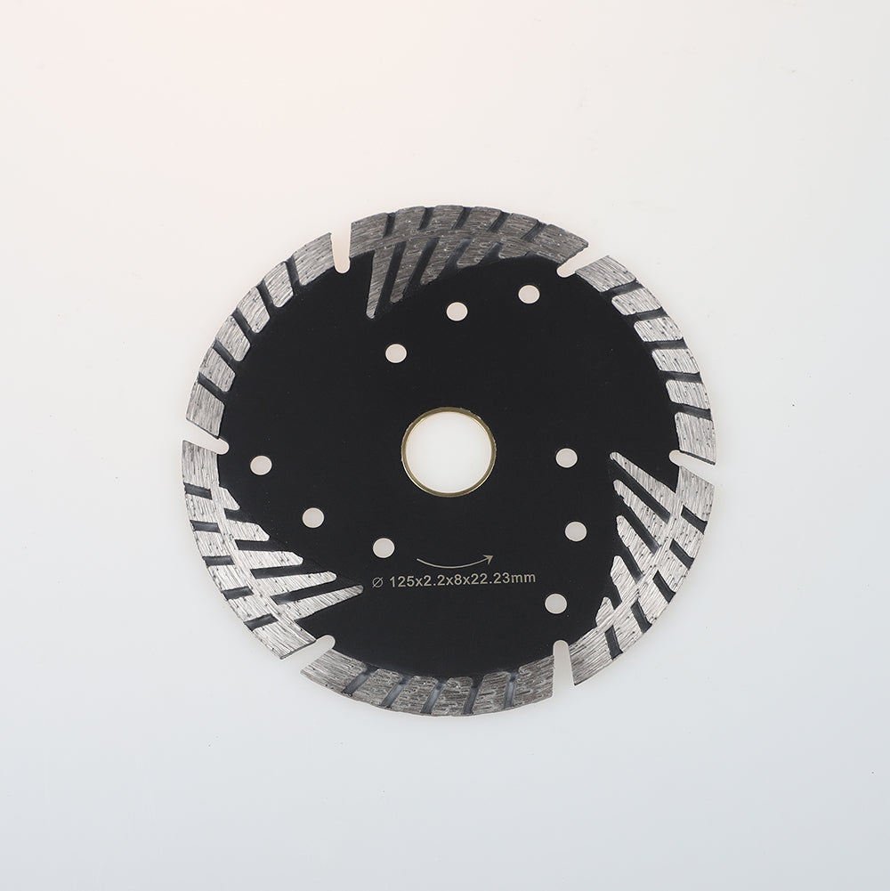 Hot pressed diamond turbo saw blade with triangle protection teeth